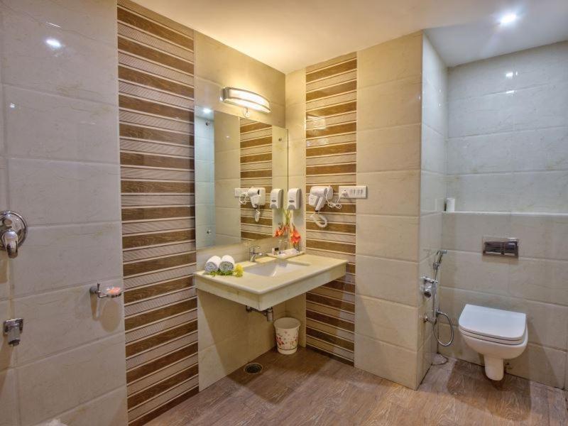The Katoch Grand Resort มะนาลี ภายนอก รูปภาพ
